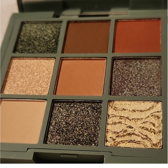 Ciate London Trend Edit Palette "Olive" 9-Pan Eyeshadow Palette - Picture 3 of 5